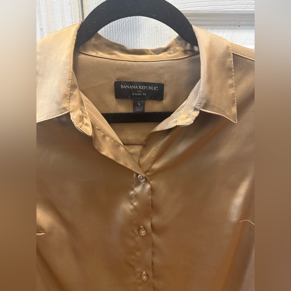 Banana Republic Other - Banana Republic Shimmering Gold Blouse
